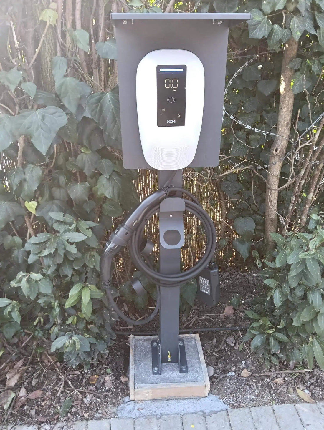 Installazione Wallbox in villa con posto auto esterno