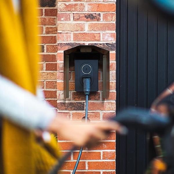Copertura di protezione wallbox in acciaio inossidabile nero